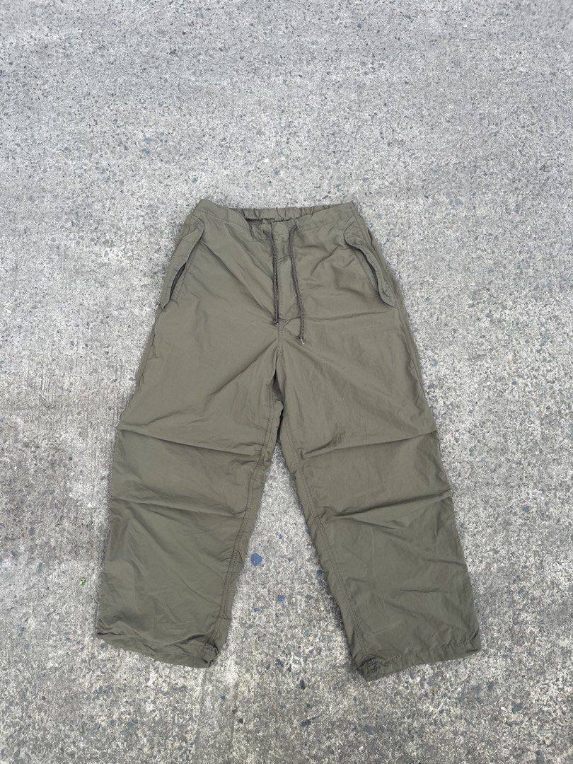 GU Parachute Pants (Category: Joggers) located in Cavite. Submitted by kulotjunks (Listing ID 1467894647, Image 1). Description: GU Parachute Pants Size: Extra Small Waist: 26-32 Length: 38 Thigh: 13 Hem: 10 Excellent Condition 🏷️Price: ₱680.