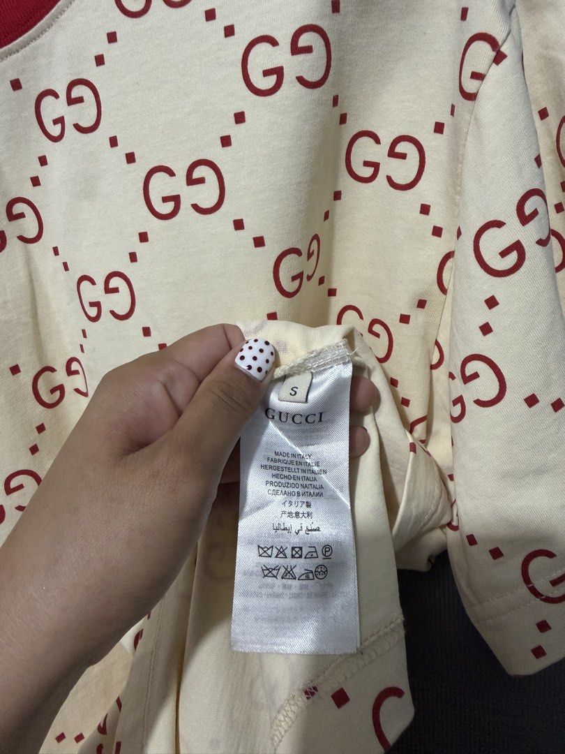 Gucci (Category: Tshirts & Polo Shirts ) located in Calumpit. Submitted by Essentiality (Listing ID 1467878791, Image 3). Description: GUCCI 21x27 S on tag Washable Stain ₱1,000.