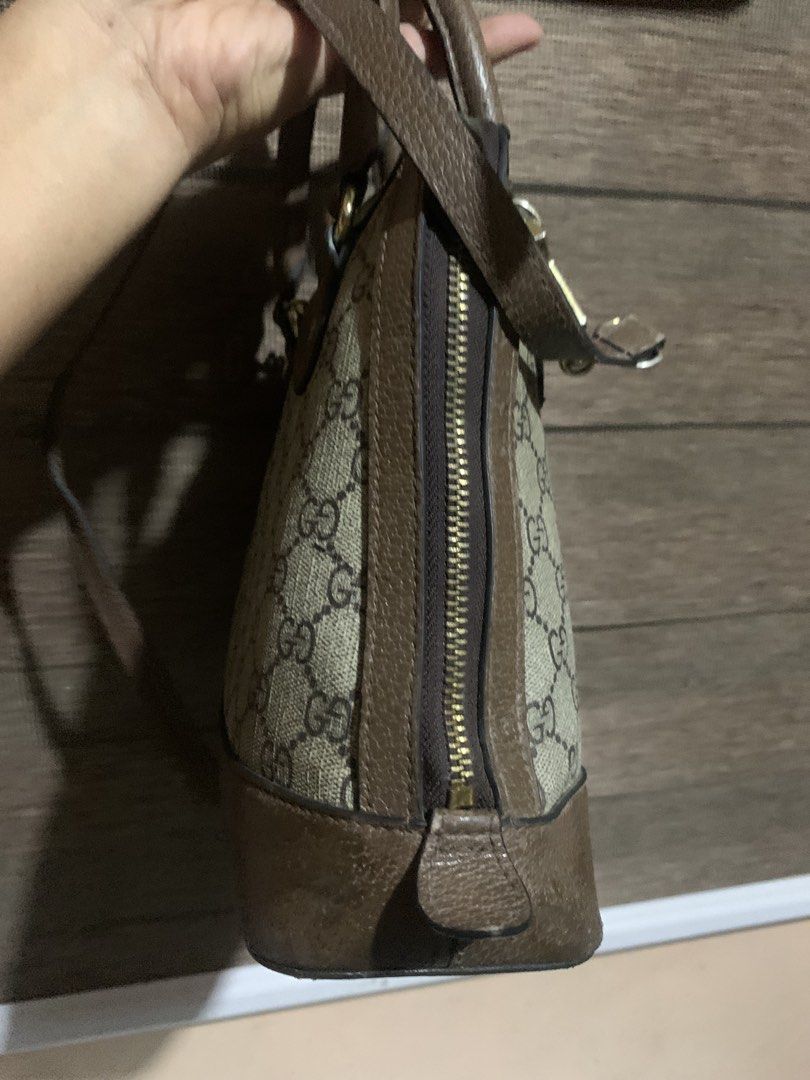 Gucci Alma Two Way Bag (Category: Cross-body Bags) located in Aliaga. Submitted by ukaybags2428 (Listing ID 1467937224, Image 3). Description: Medium With code May konti gasgas s back .