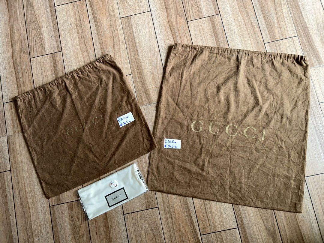 GUCCI BUNDLE DUST BAG (Category: Purses & Pouches) located in General Santos City (Dadiangas). Submitted by grasya_12 (Listing ID 1467953618, Image 1). Description: BUNDLE DUST BAG - Indicated sa pic yong sizes - normal signs of usage .