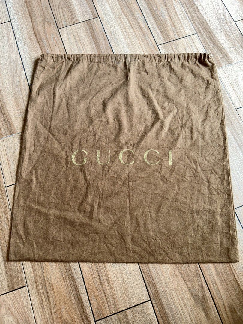 GUCCI BUNDLE DUST BAG (Category: Purses & Pouches) located in General Santos City (Dadiangas). Submitted by grasya_12 (Listing ID 1467953618, Image 3). Description: BUNDLE DUST BAG - Indicated sa pic yong sizes - normal signs of usage .