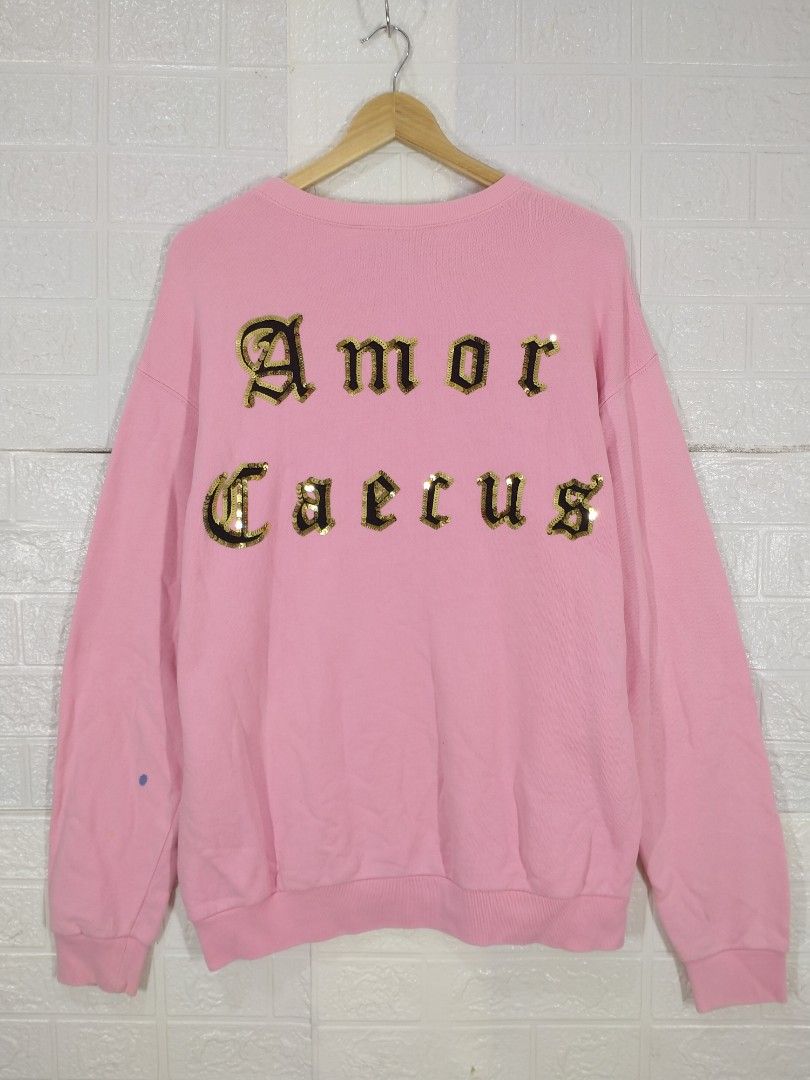 GUCCI CREWNECK (Category: Coats, Jackets and Outerwear) located in Baguio. Submitted by dansteals (Listing ID 1468042191, Image 2). Description: 29 X 24 XLARGE.