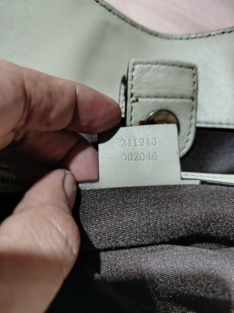 Gucci sukey GG canvas (Category: Tote Bags) located in Mandaluyong City. Submitted by ren2o_cru2 (Listing ID 1467996293, Image 3). Description: fs gucci sukey GG canvas.