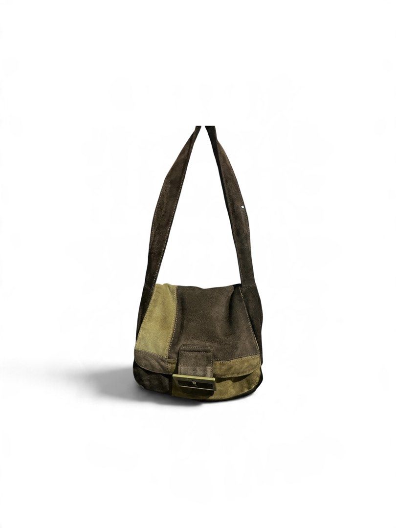 GUESS SUEDE SHOULDER BAG (Category: Shoulder Bags) located in Abucay. Submitted by rambundang123- (Listing ID 1467912116, Image 1). Description: Can Fit Ipad Good For school.