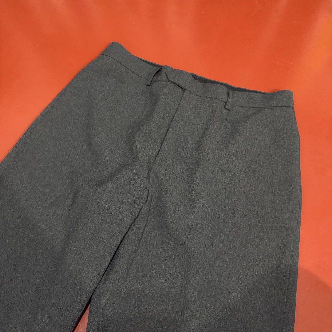 GUESS TROUSERS (Category: Trousers) located in Pasig City. Submitted by buzzthrifty (Listing ID 1468001083, Image 2). Description: SIZE 30-32WAIST 38"LENGTH 9"HEM EXCELLENT TO NEW .