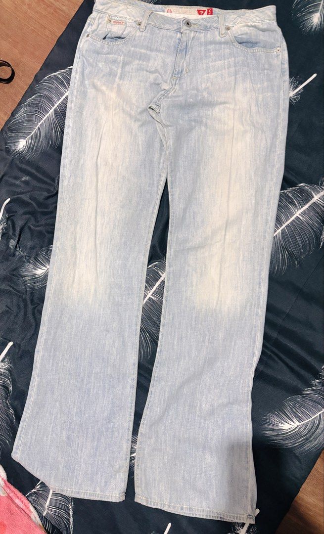 Guess Vintage Denim Washed Jeans (Category: Jeans) located in Manila. Submitted by erxm.thrift (Listing ID 1467970147, Image 1). Description: .