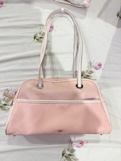 (Category: ) located in . Submitted by fashion444 (Listing ID 1467931420, Image 1). Description: .