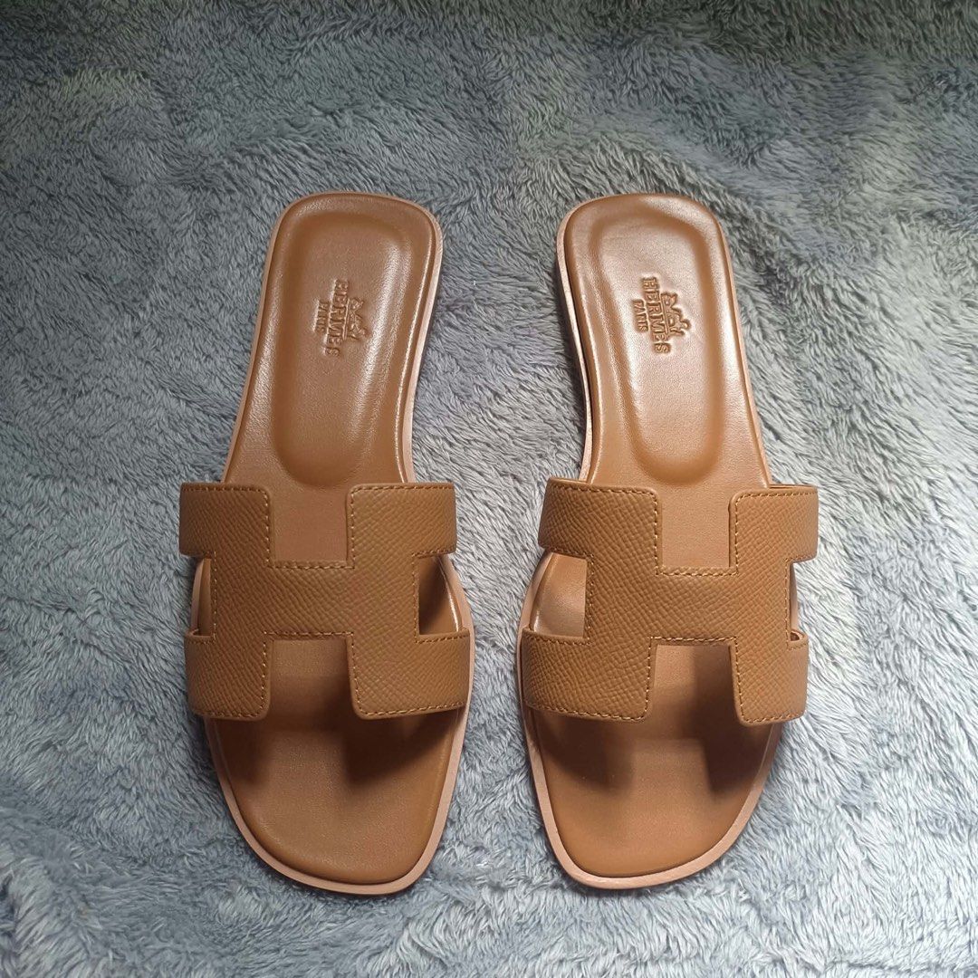 H ER M E S (Category: Flats & Sandals) located in Valenzuela. Submitted by meloluxcollections (Listing ID 1467904433, Image 1). Description: .