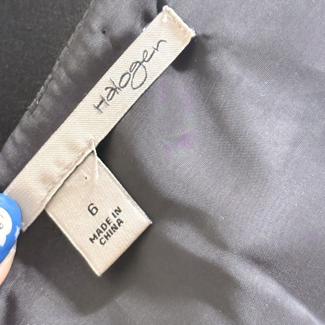 Halogen Dark Gray Pencil Skirt Size 6 (Category: Skirts) located in Muntinlupa City. Submitted by lovedbyapril (Listing ID 1467919744, Image 3). Description: FREE WITH ANY PURCHASE BUY 1 and get this for free - Brand: Halogen - Size: 6 - Color: Dark Gray - Style: Classic office pencil skirt - Details: Back zipper closure, small back slit for easy movement, fully lined - Condition: Clean, minimal signs of wear.