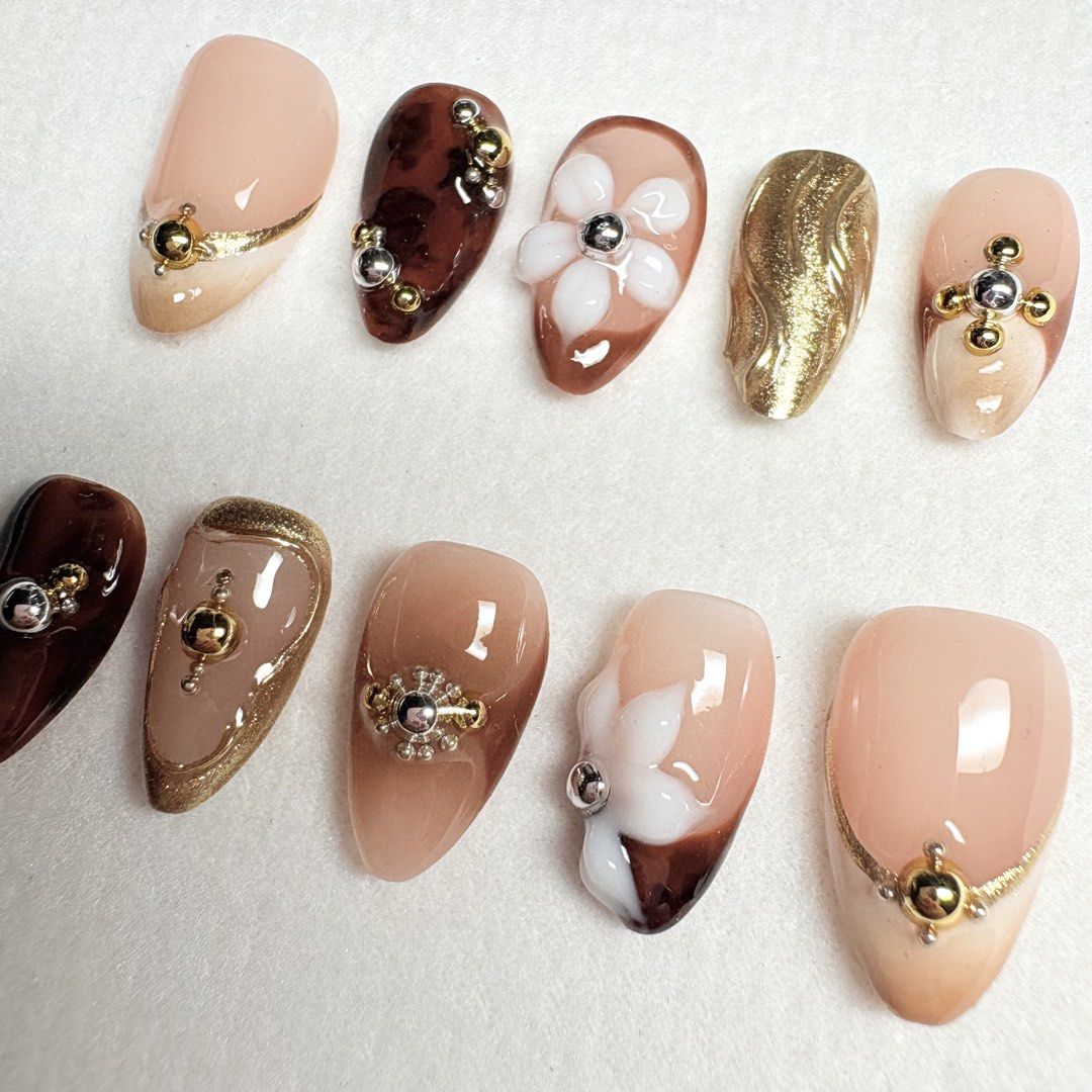 Handpainted Fake Nails (Category: Hands & Nails) located in Manila. Submitted by bnsrei (Listing ID 1467951706, Image 3). Description: - everything is hand made by me! - you can customize your own set - everything is size XS - location: mactan cebu - can deliver via lbc only.