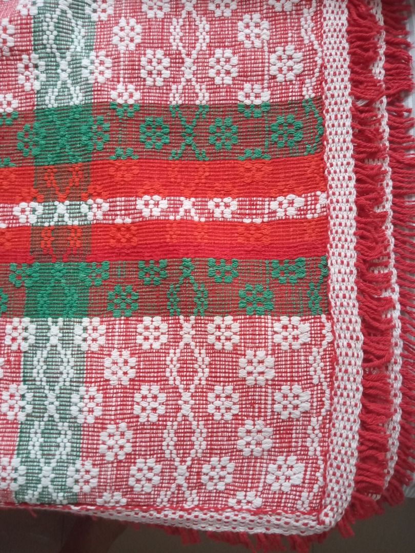 Handwoven Bed Blanket (Category: Bedding & Towels) located in Manila. Submitted by true.crischa (Listing ID 1467870601, Image 3). Description: Handwoven craft bed blanket.