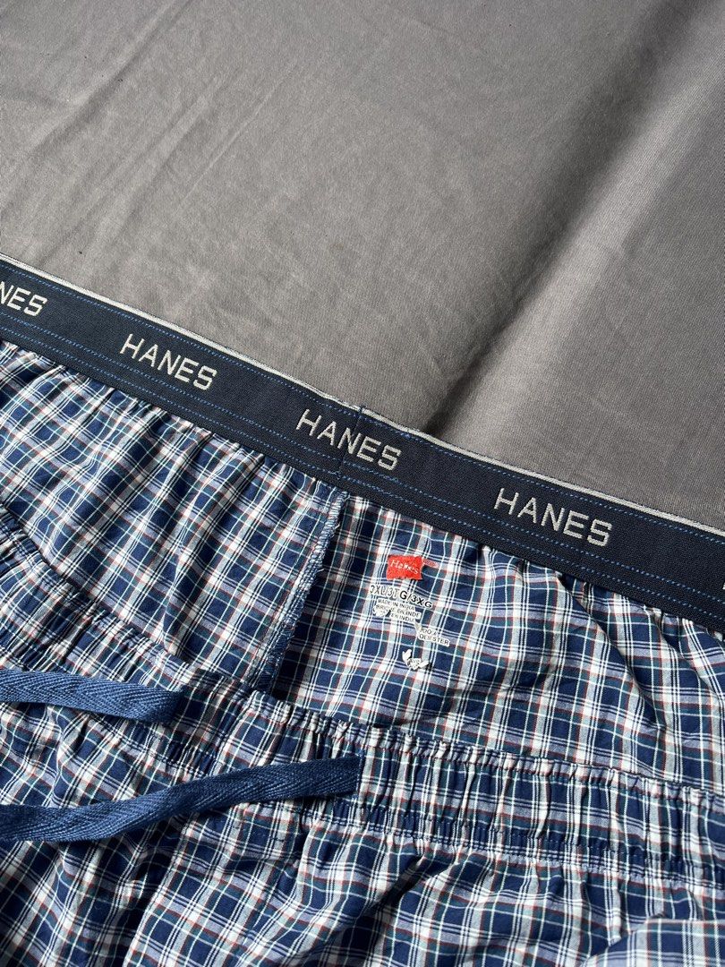 Hanes checkerd shorts (Category: Trousers) located in Batangas. Submitted by thegudoldays (Listing ID 1467869834, Image 3). Description: Available !!! Hanes checkerd shorts Size 3XL on tag Fits 45"-50" Length 23 Good as new 9/10 color rate ₱450 only .