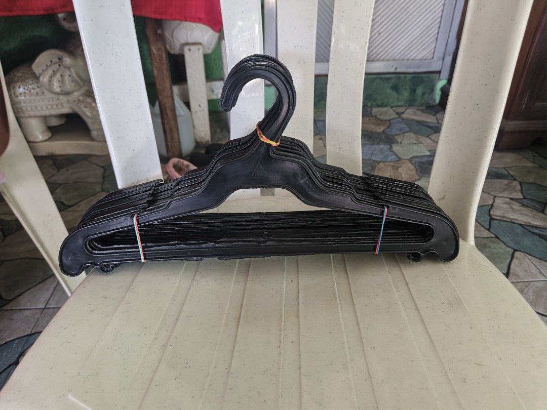 Hanger 15-17inches (Category: Laundry Baskets) located in Bacoor. Submitted by davealvare39194 (Listing ID 1467939712, Image 2). Description: 36 pesos per dozen.