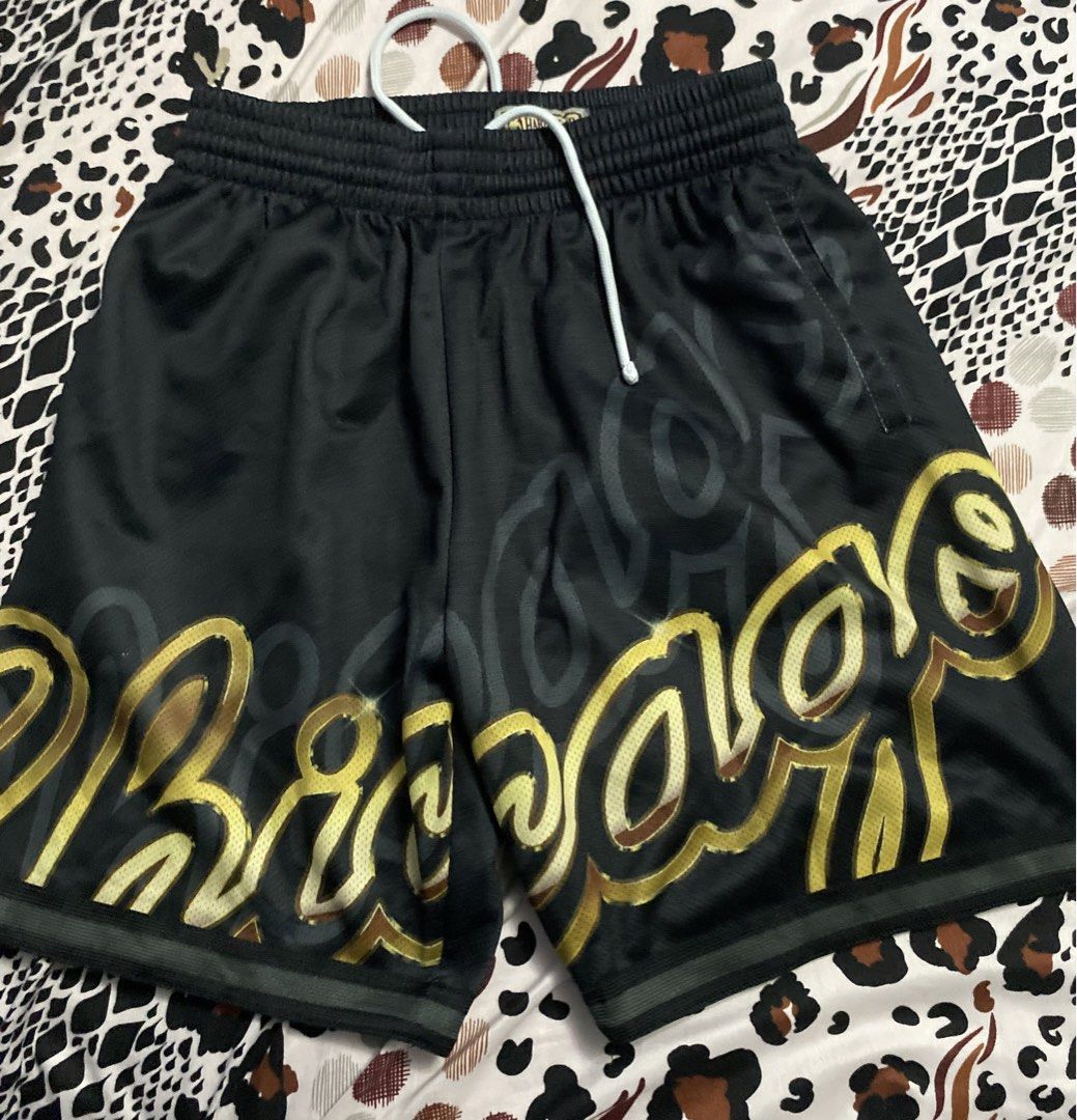 Hard Classic Mitchell & Ness CHICAGO SHORTS (Category: Activewear) located in Quezon City. Submitted by elmiras_closet (Listing ID 1467926294, Image 1). Description: lime new never beennused from US Balikbayan box Very good condition No flawsnor issue . Original authentic apparel.