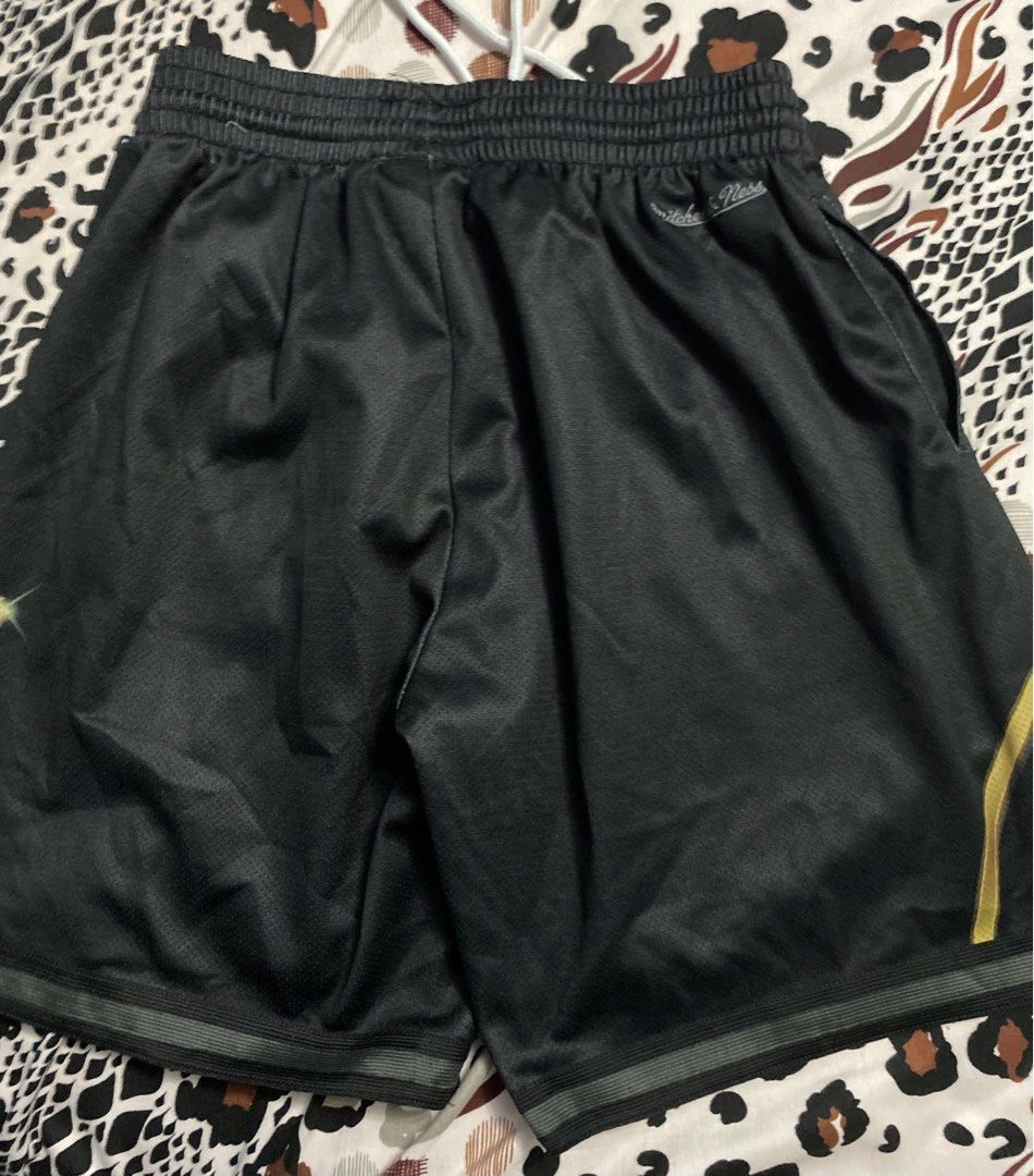 Hard Classic Mitchell & Ness CHICAGO SHORTS (Category: Activewear) located in Quezon City. Submitted by elmiras_closet (Listing ID 1467926294, Image 3). Description: lime new never beennused from US Balikbayan box Very good condition No flawsnor issue . Original authentic apparel.
