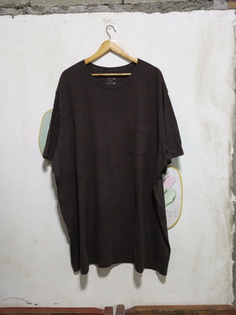 Hb pocket tee choco brown Size 4XL (Category: Tshirts & Polo Shirts ) located in Magdalena. Submitted by magdalenathrift20 (Listing ID 1467984340, Image 2). Description: - Brand/Style: Hb pocket tee - Color: Choco Brown - Size: 4XLT (Width: 32", Length: 35") - Material: 100% Cotton (Made in India) - Design: Classic crew neck with short sleeves - Feature: Single chest pocket on the left side.