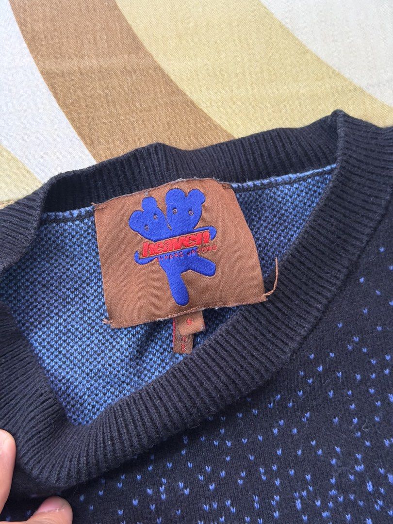 Heaven by Marc Jacobs Duval Sweater (Category: Hoodies) located in Mabalacat. Submitted by woniebuys (Listing ID 1468058852, Image 3). Description: A Personal Fave! This Heaven by Marc Jacobs Duval Sweater features a graphic blue portrait knit against a black base. Small Length 25.5 in. Width 20 in..