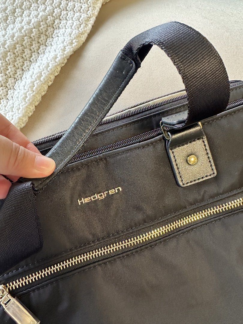 Hedgren Appeal L (Work Bag) (Category: Tote Bags) located in Taguig. Submitted by kathleen.tan (Listing ID 1467932914, Image 2). Description: Still looks new even if I honestly used this for 6 months of work. RFS: I dont bring my laptop outside anymore.
