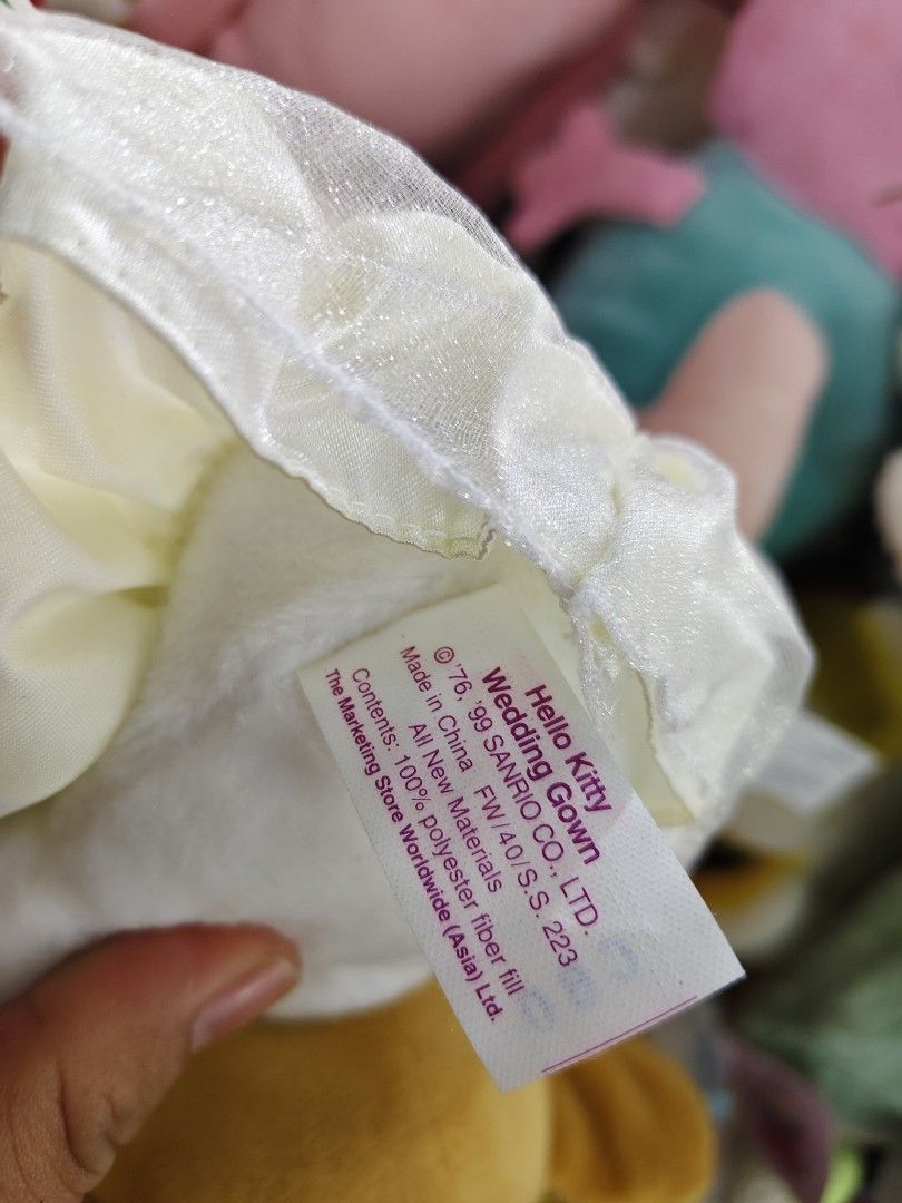 Hello Kitty Bride 1999 sanrio mcdonalds (Category: Vintage Collectibles) located in Baguio. Submitted by syakniseph1105 (Listing ID 1467889625, Image 2). Description: Hello Kitty Wedding Gown Vintage 1999 sanrio Mcdonalds likenew 📍 Baguio.