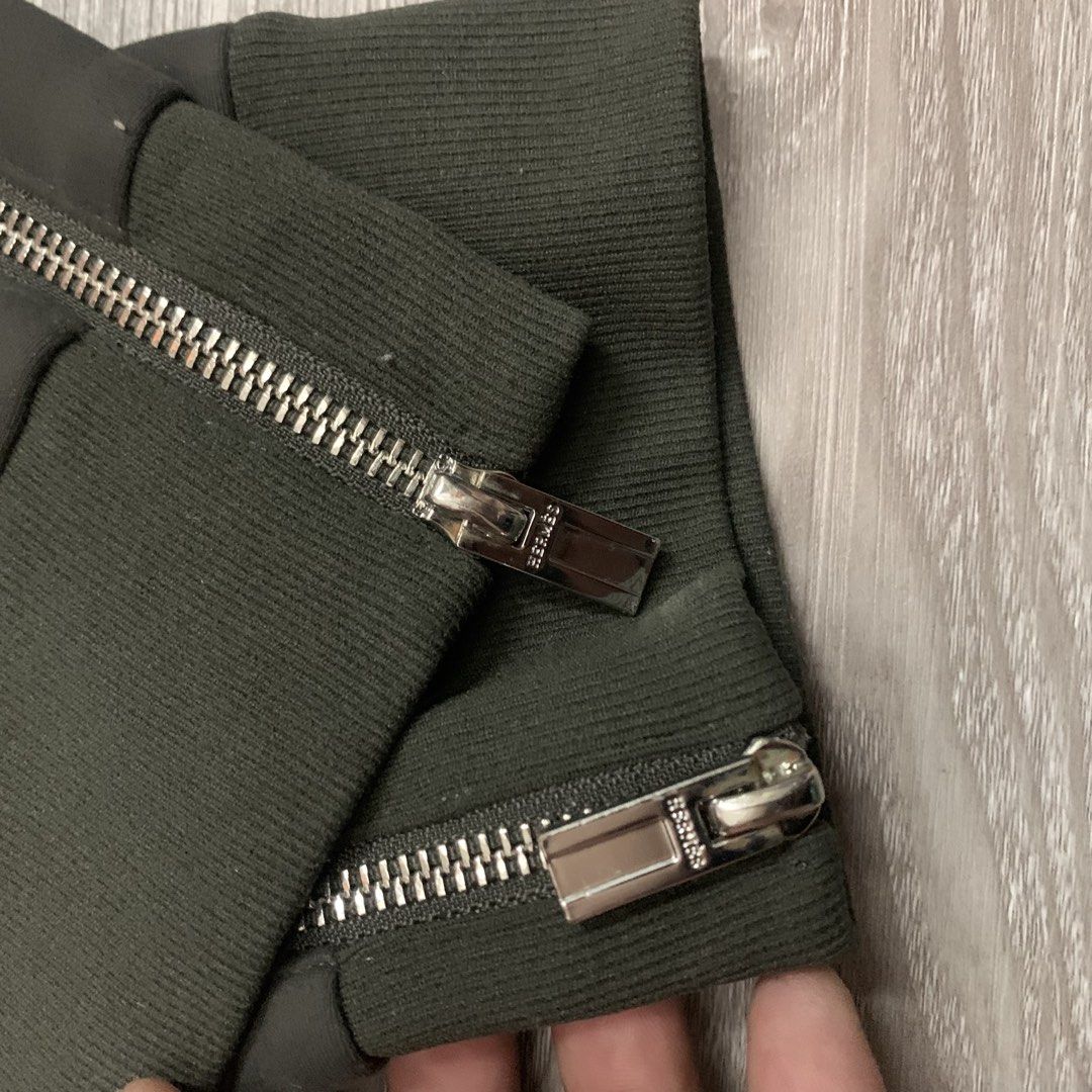 Hermes (Category: Joggers) located in Cavite. Submitted by yobubsss (Listing ID 1468052644, Image 3). Description: Size XL 30-36w 38L Good condition No issue.
