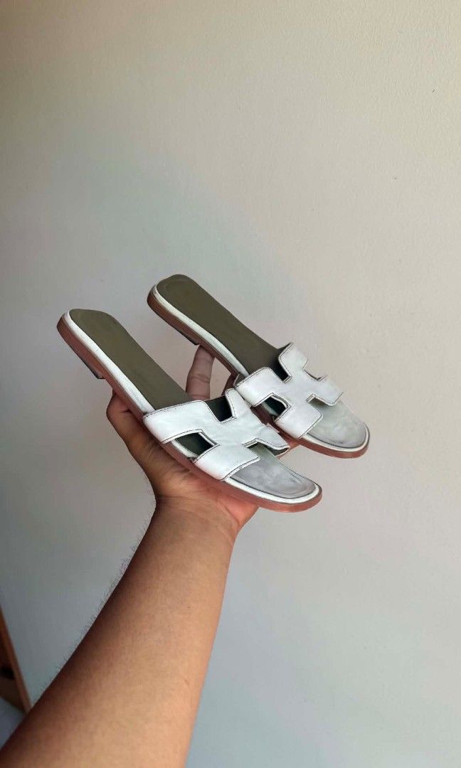 Hermès oran sandal (Category: Flats & Sandals) located in Koronadal. Submitted by mannylagada880 (Listing ID 1468023231, Image 3). Description: in good condition ship nationwide ✈️.