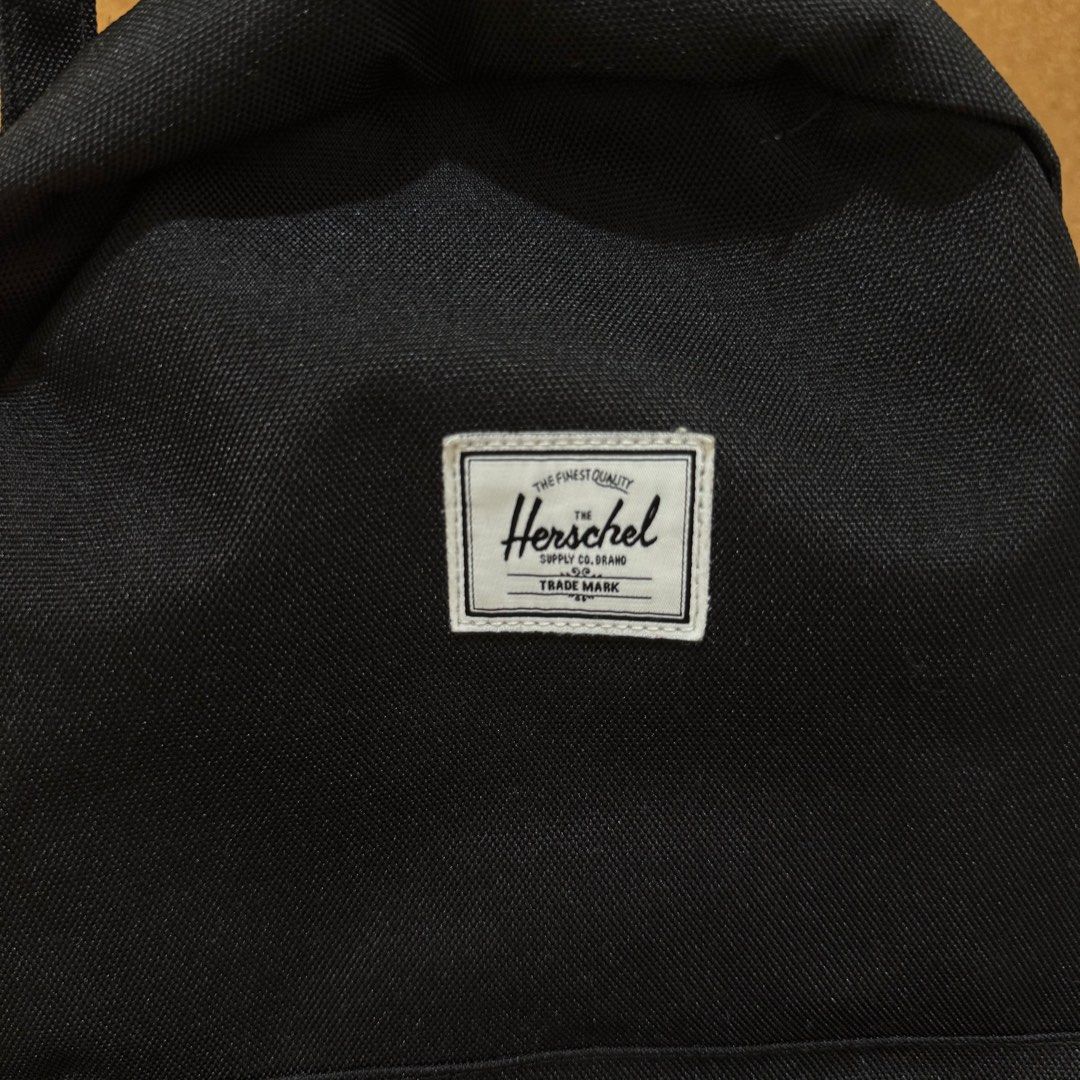 Herschel Nova Backpack – Black (18L) (Category: Backpacks) located in Valenzuela. Submitted by dumpljnggg (Listing ID 1467993069, Image 2). Description: Herschel Nova Backpack – Black (18L) * Brand: Herschel * Model: Nova Backpack * Color: Black * Capacity: 18L * Condition: Like new.