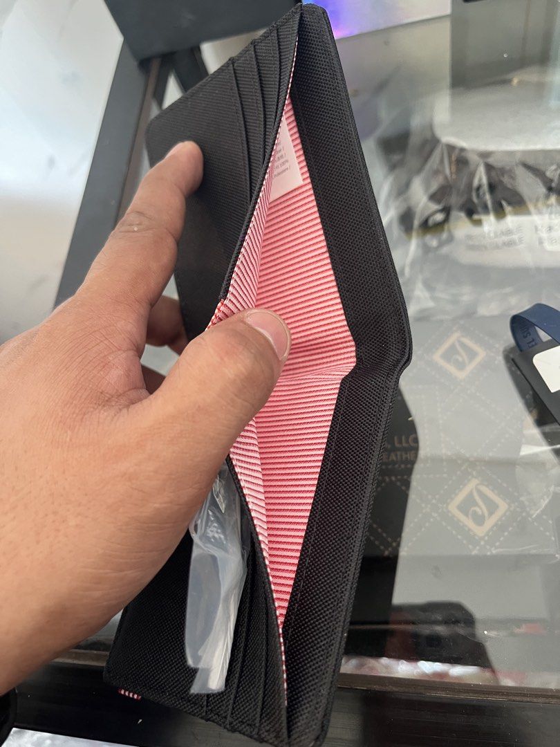 Herschel Wallet / Dark Gray (Category: Wallets & Card Holders) located in Camalaniugan. Submitted by anarchymonopoly052128 (Listing ID 1467865629, Image 3). Description: .