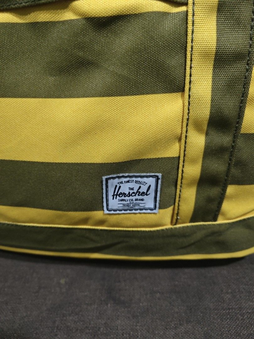 Hershel med tote bag (Category: Tote Bags) located in Pili. Submitted by zaneombao03491 (Listing ID 1467984730, Image 2). Description: .