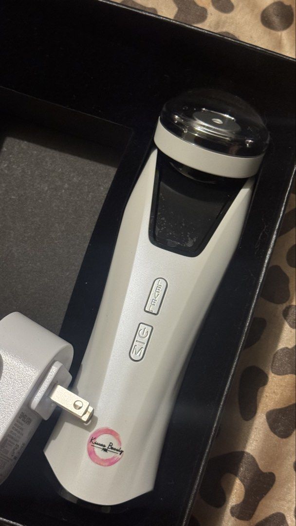 HIFU, RF & EMS (Category: Face Care) located in Marikina City. Submitted by anastasia_louise3e (Listing ID 1468057900, Image 2). Description: ORIGINAL PRICE IS 7k IM SELLING FOR ONLY 6,500 FOR SALE ✨ Ultra HIFU machine by Kissed Beauty MNL. DM for inquiries..