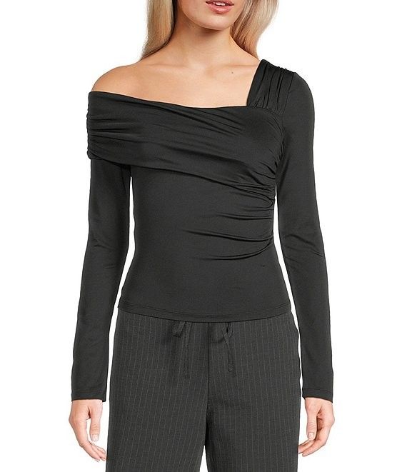 H&M Asymmetrical Neck Longsleeve Top (Category: Longsleeves) located in Muntinlupa City. Submitted by pinkkartdiaries (Listing ID 1468055230, Image 3). Description: 🎀 authentic and bought in store 🎀 absolutely pretty in actual huhu so hard to let go 🎀 versatile great for casual or formal wear 🎀 would fit xs-s 🎀 will give a freebie so please no haggling 🎀 no flaws 📌 Alabang.