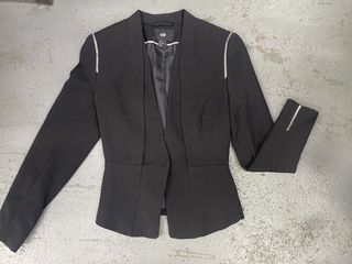 (Category: ) located in . Submitted by grazcloset (Listing ID 1467889682, Image 1). Description: .