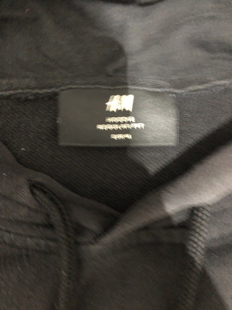 H&M Black Regular Fit Hoodie Size M (Category: Hoodies) located in Manila. Submitted by janmichael26601 (Listing ID 1467881402, Image 3). Description: - Brand: H&M - Color: Solid Black - Size: Medium (Regular Fit) - Features: Drawstring hood, front kangaroo pocket, ribbed cuffs and hem - Origin: Made in Indonesia - Condition: Clean, great basic layering piece for cooler weather.