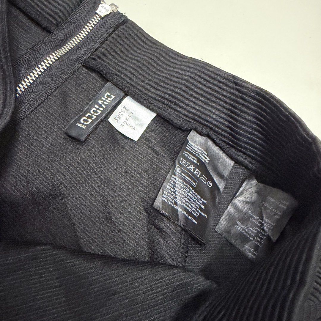 H&M Black Ribbed Flare Mini Skirt (Category: Skirts) located in Malabon City. Submitted by k_intimates (Listing ID 1467953135, Image 3). Description: Details: • Size M (28-30”) • Like new • Black ribbed flare mini skirt.