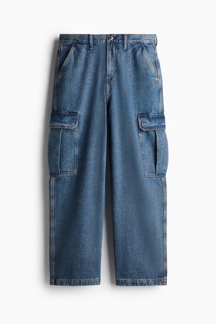 H&M Blue Denim Cargo Pants Straight Fit (Category: Jeans) located in Makati City. Submitted by bsotelo (Listing ID 1468008085, Image 1). Description: - Style: Casual streetwear blue denim cargo pants.