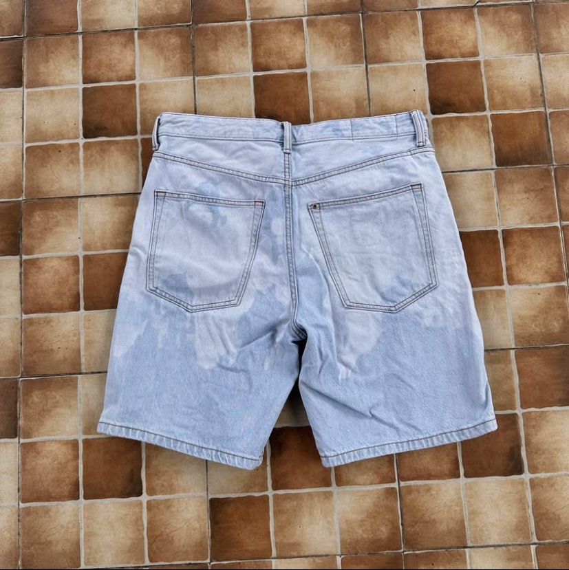 H&M Jorts (Relaxed Fit) (Category: Shorts) located in Caloocan City. Submitted by nathaniel38087 (Listing ID 1467840665, Image 2). Description: Waist 34 Length 21 Leg Opening 10.