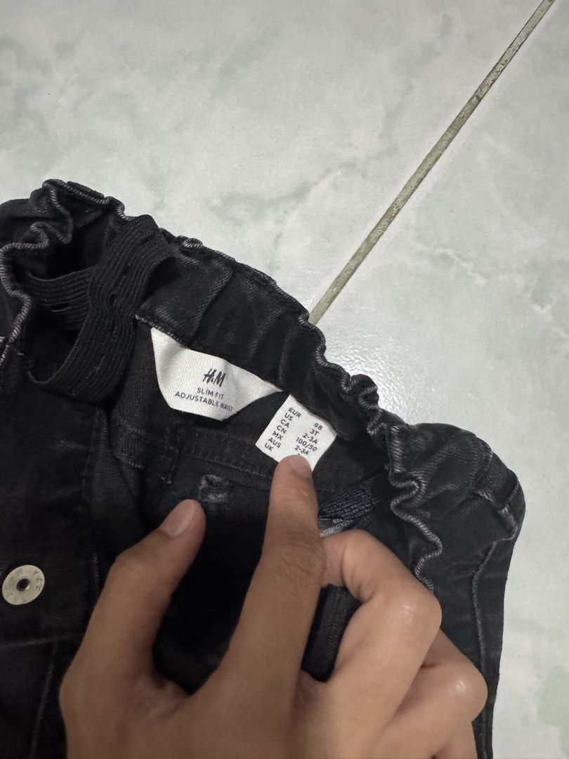H&M kids black jeans 3T (Category: Babies & Kids Fashion) located in Ilagan. Submitted by psngsndeclutters (Listing ID 1467848009, Image 2). Description: .