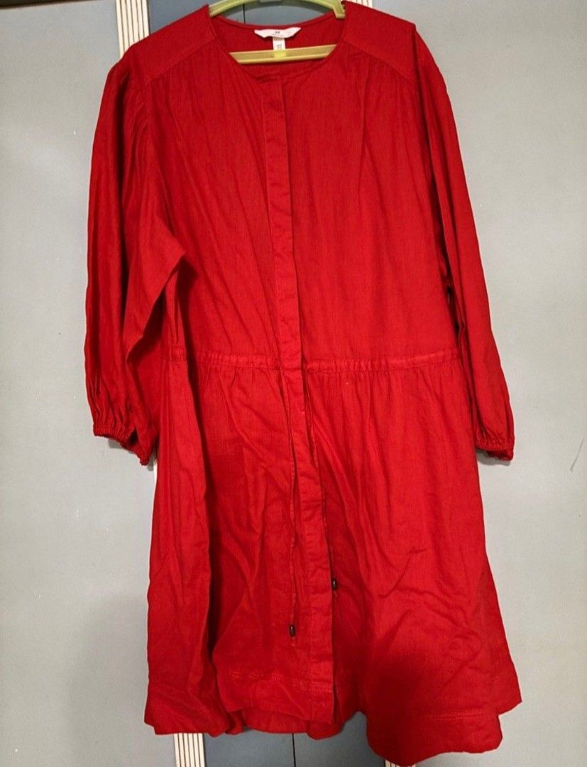 H&M Linen Blend Red Dress Size M (Category: Maternity wear) located in Bulacan. Submitted by clo.ra (Listing ID 1467903364, Image 3). Description: - Brand: H&M - Color: Bright Red - Size: Medium (Regular fit) runs Big can fit up to Large - Material: Comfortable and breathable linen blend - Features: Long sleeves with gathered cuffs, button-front closure, cinched waistline - Condition: Excellent, no flaws noticed - Best for: Warm weather and casua