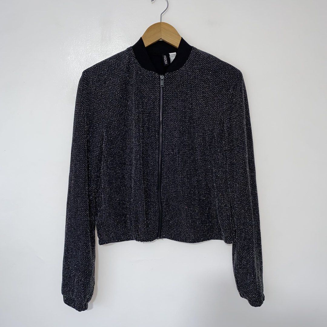 H&M shiny jacket (Category: Coats, Jackets and Outerwear) located in San Jose del Monte. Submitted by mamiracky (Listing ID 1467941710, Image 2). Description: .