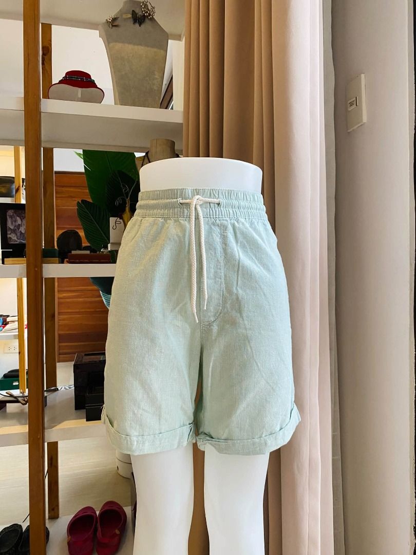 H&M LINEN SHORTS (Category: Shorts) located in Baguio. Submitted by asna_taku (Listing ID 1467891017, Image 1). Description: M-L.