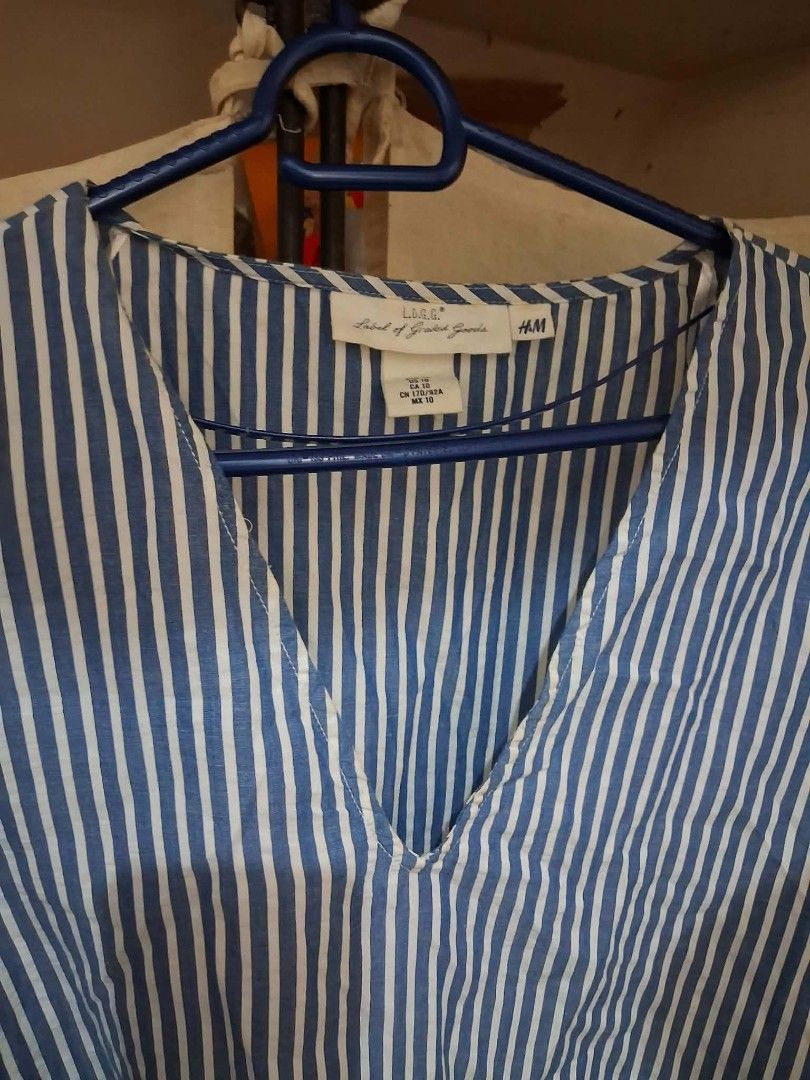 H&M stripes blouse (Category: Longsleeves) located in Las Pinas. Submitted by shop2ship (Listing ID 1467885533, Image 3). Description: H&M striped blouse cuff sleeves can be tied.