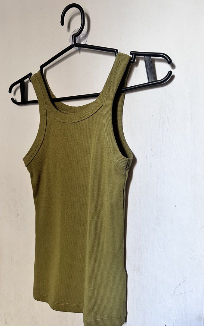 H&M tanktop (Category: Sleeveless) located in Cavite. Submitted by chicfinds.slay (Listing ID 1467932241, Image 3). Description: ✨best fit xxs-semi medium ✨ like new condition ✨avocado green color.