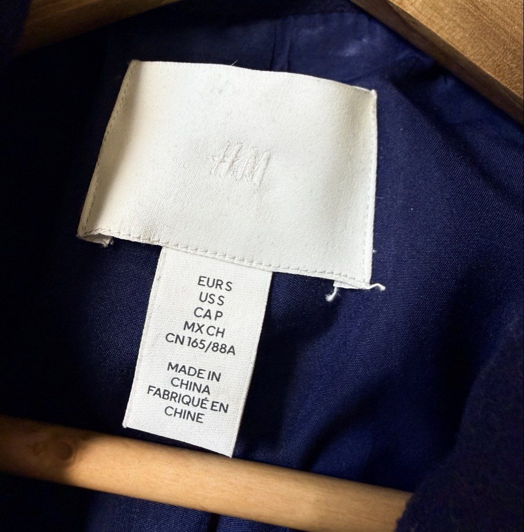 H&M wool blend coat (Category: Coats, Jackets and Outerwear) located in Tarlac. Submitted by giannisdeclutters4106 (Listing ID 1467998494, Image 3). Description: Like new Seldom used Small-medium Wrinkled due to storage Steam iron nyo nalang po 😊.