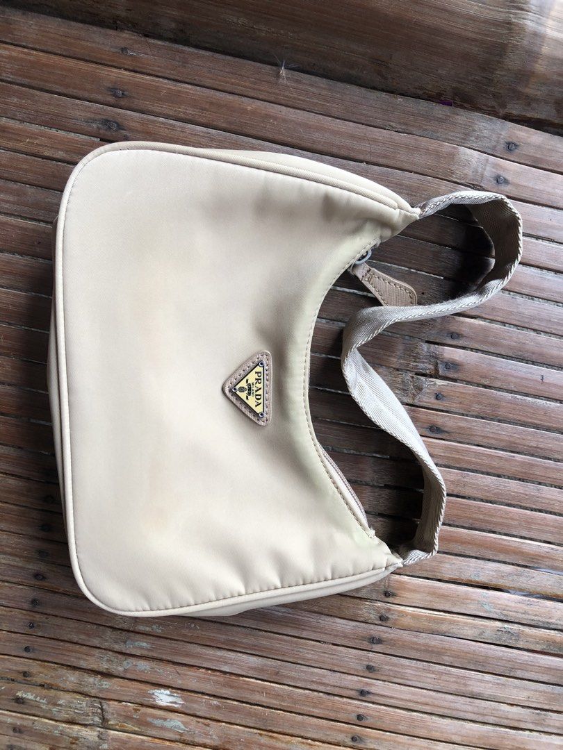 hobo bag mini (Category: Shoulder Bags) located in San Jose. Submitted by palaboy0728 (Listing ID 1467903347, Image 1). Description: .
