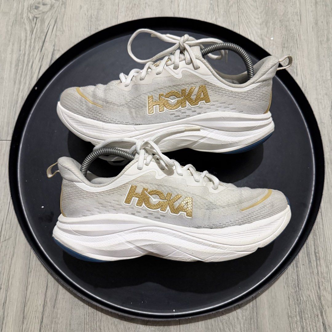 Hoka Skyflow (Category: Sneakers) located in Manila. Submitted by wornagainstudios2 (Listing ID 1468030757, Image 1). Description: .