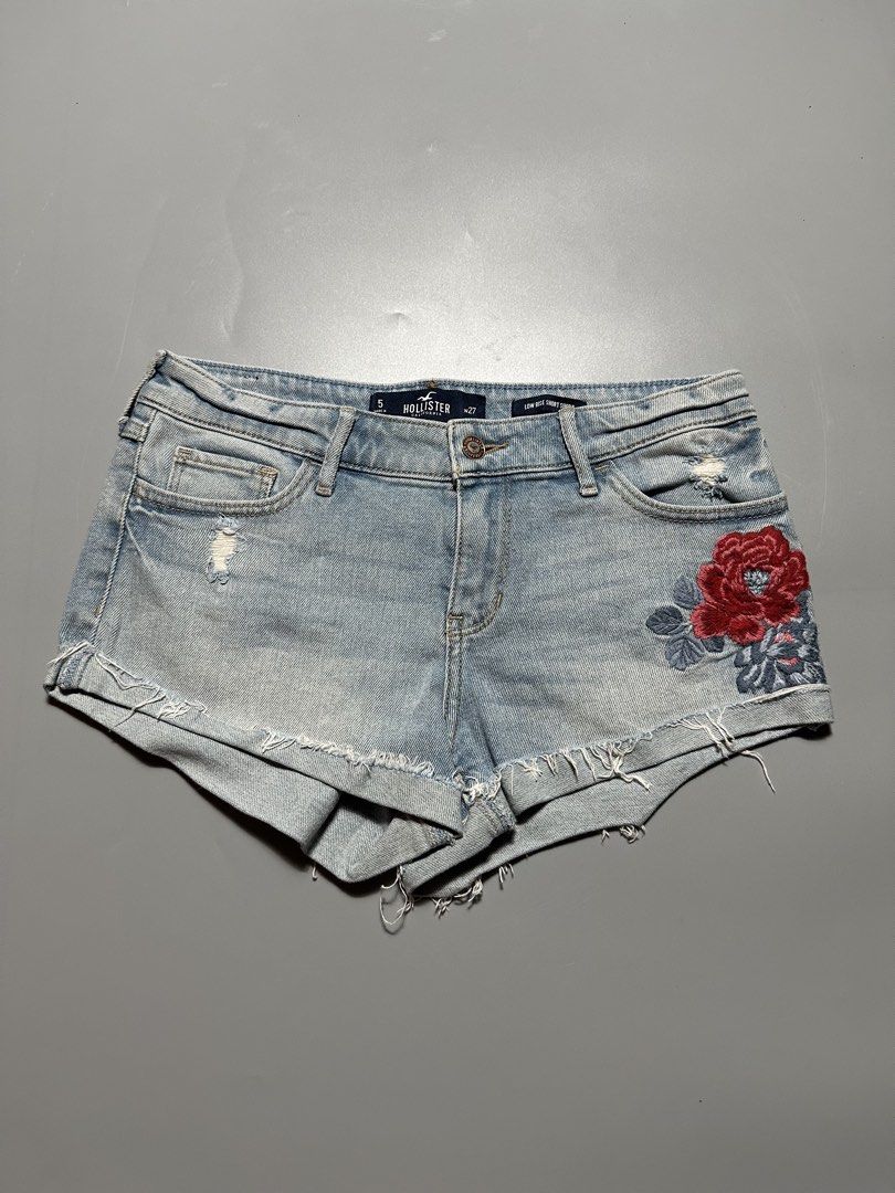 Hollister (Category: Shorts) located in Legazpi City. Submitted by lootsi (Listing ID 1468014000, Image 1). Description: .