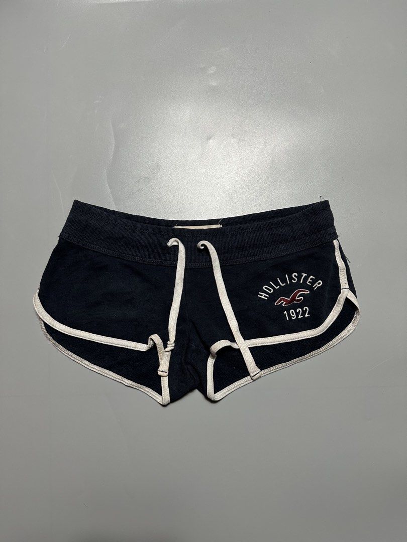 Hollister (Category: Shorts) located in Legazpi City. Submitted by lootsi (Listing ID 1468014822, Image 1). Description: .