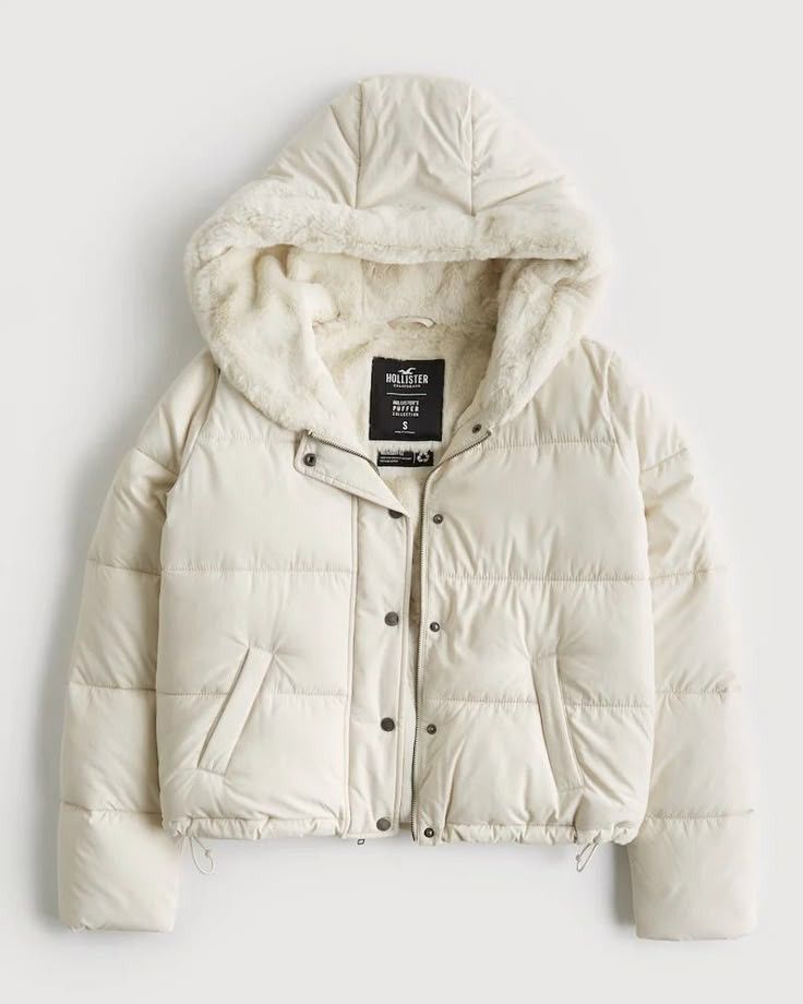 Hollister Puffer Jacket (Category: Coats, Jackets and Outerwear) located in Angeles City. Submitted by heavenlydiva (Listing ID 1468057763, Image 1). Description: Dm me for the issues.