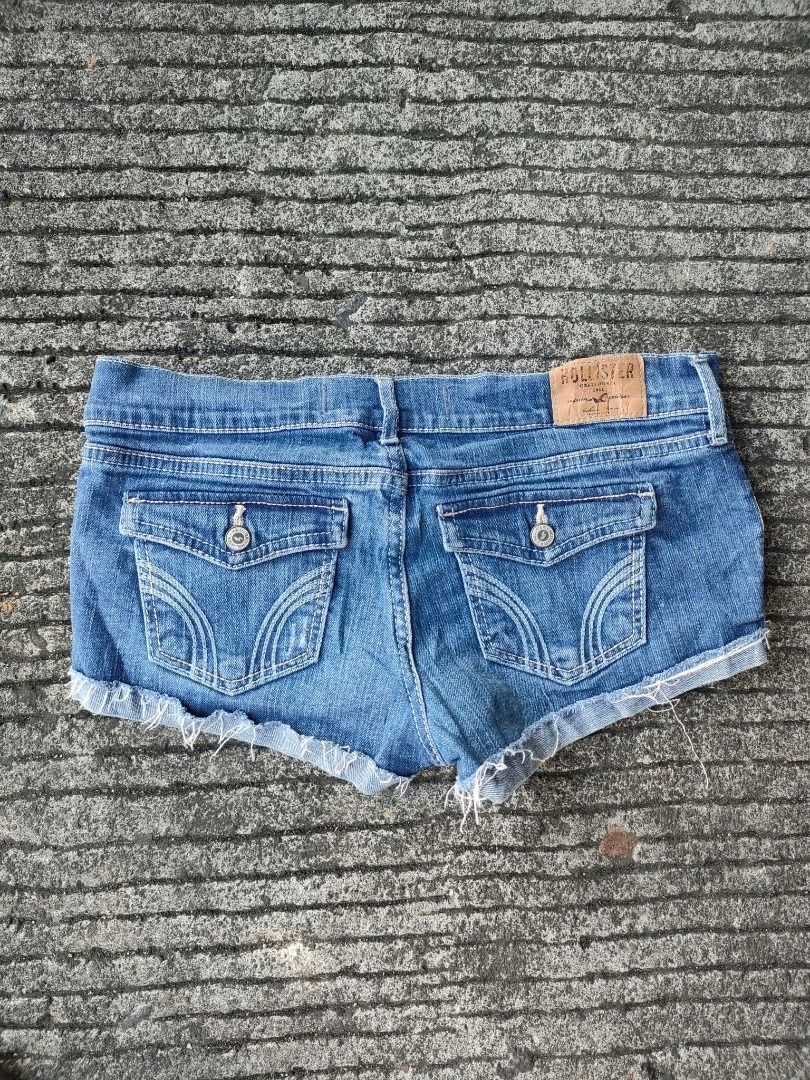 Hollister shorts (Category: Shorts) located in Calauag. Submitted by thirdfinds (Listing ID 1467986562, Image 2). Description: .