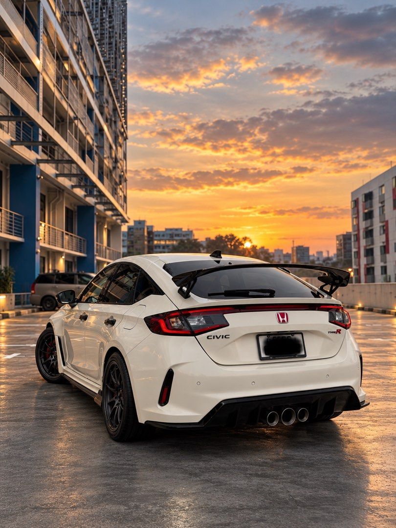 Honda Civic Type-R 2.0 VTEC Turbo (M) (Category: Used Cars) located in Singapore. Submitted by hanaflooring (Listing ID 1467996995, Image 2). Description: Lowest depre in the market Priced to sell Price is fixed NO DEALERS No lowballers.