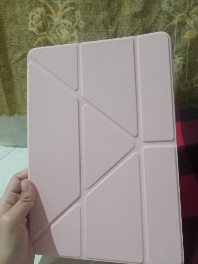 Honor Pad 10 Pink Case (Category: Cases & Sleeves) located in Caloocan City. Submitted by lia29935630 (Listing ID 1467909773, Image 3). Description: 🌸 PRELOVED / BRAND NEW Honor Pad X9 / Pad 10 Case (Soft Pink) 🌸 Hiii! Selling this super pretty pink case for Honor Pad 10! 💕 Never been used at all, perfectly pristine. I only opened it to check the fit/color, and the protective seal was opened but can be resealed completely for you! 🎀 💖 RFS: W